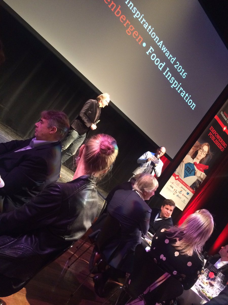 bramkrete's tweet photo. Zo @Hanssteenbergen pakt de Inspiration media award met @foodinspiration #NUD2016 #held #inspiration https://t.co/xqEz5ke5Wj