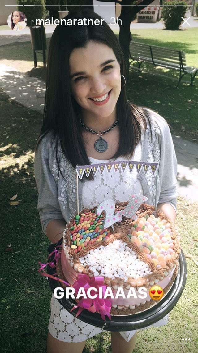 lightofmalena's tweet photo. Nunca borres esta sonrisa maravillosa! Te quiero hasta la luna y vuelta,feliz cumple amor❤️ @Malenaratner https://t.co/6DEv2NM44Q