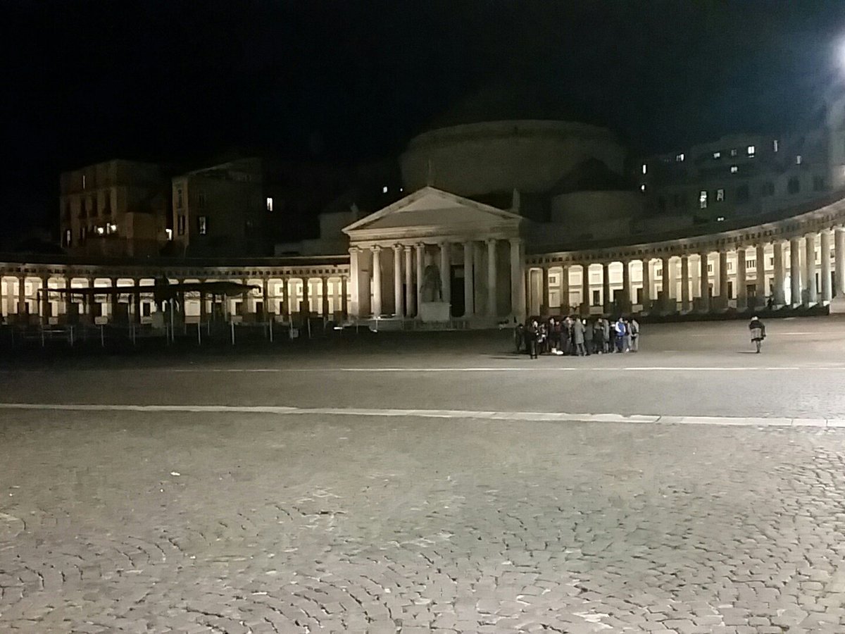 trailpaolo's tweet photo. Good evening from Naples https://t.co/yDJiPg0JIm