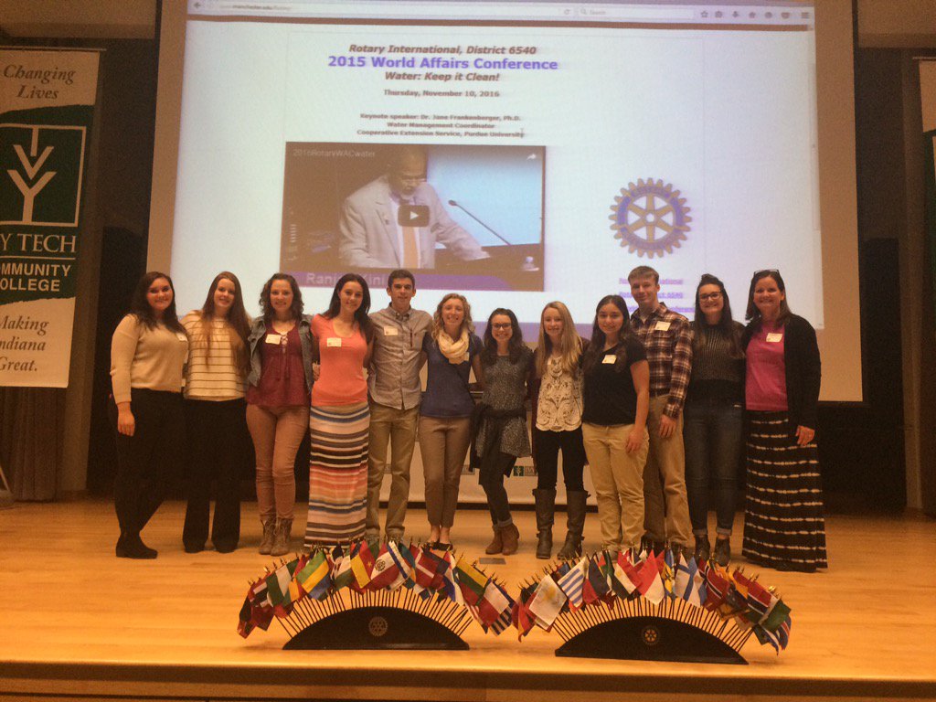 smgilles's tweet photo. World Affairs Conference with some of my favorites! @KoutsMHS #khsclass2017 #rotary https://t.co/20szATqMUT