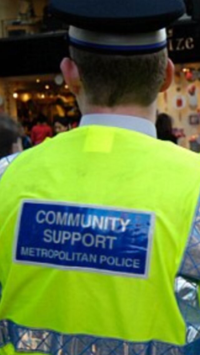 MPSRichmond's tweet image. #NorthRichmond SNT patrols @sainsburys @MPSRichmond @metpoliceuk #opvenice #RemoveValuables