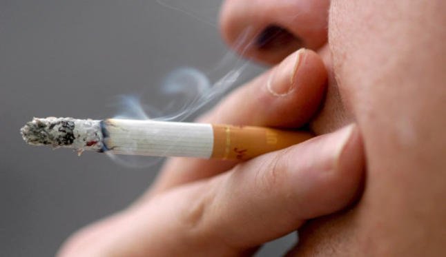 meditecven's tweet photo. #SabiasQue 20 cigarrillos diarios durante 1 año equivalen a 150 mutaciones de células de los pulmones https://t.co/tWvahVqJDN