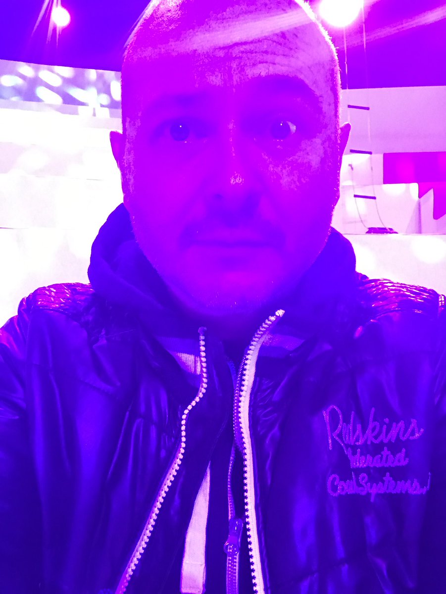 cauetofficiel's tweet image. Ca se prepare  !! 😂😀 #Chantezcommejamais @C8TV 😂✌🏻️