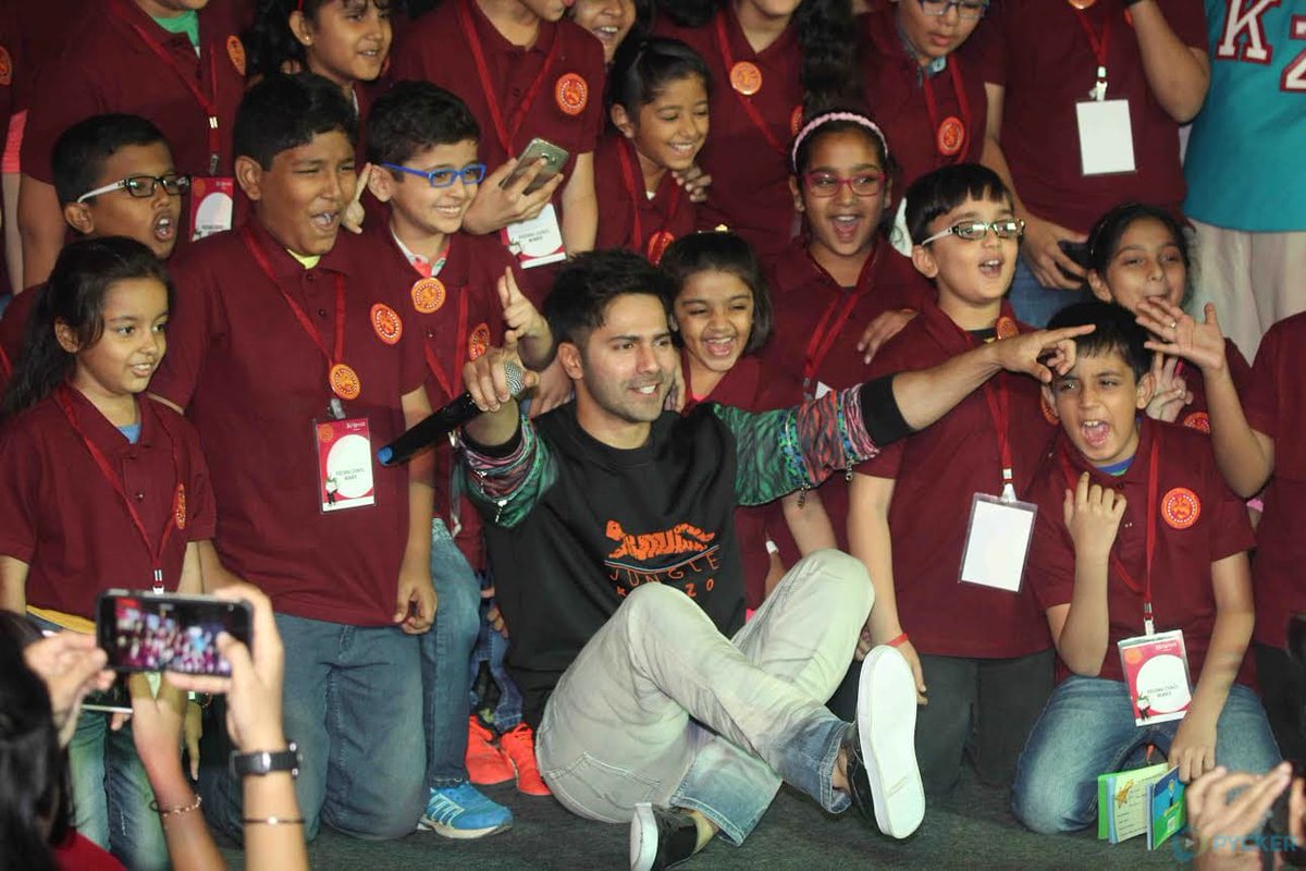 VFans_corner's tweet photo. [PICS] Varun Dhawan at Kidzania https://t.co/Z73iX8Fvlu
