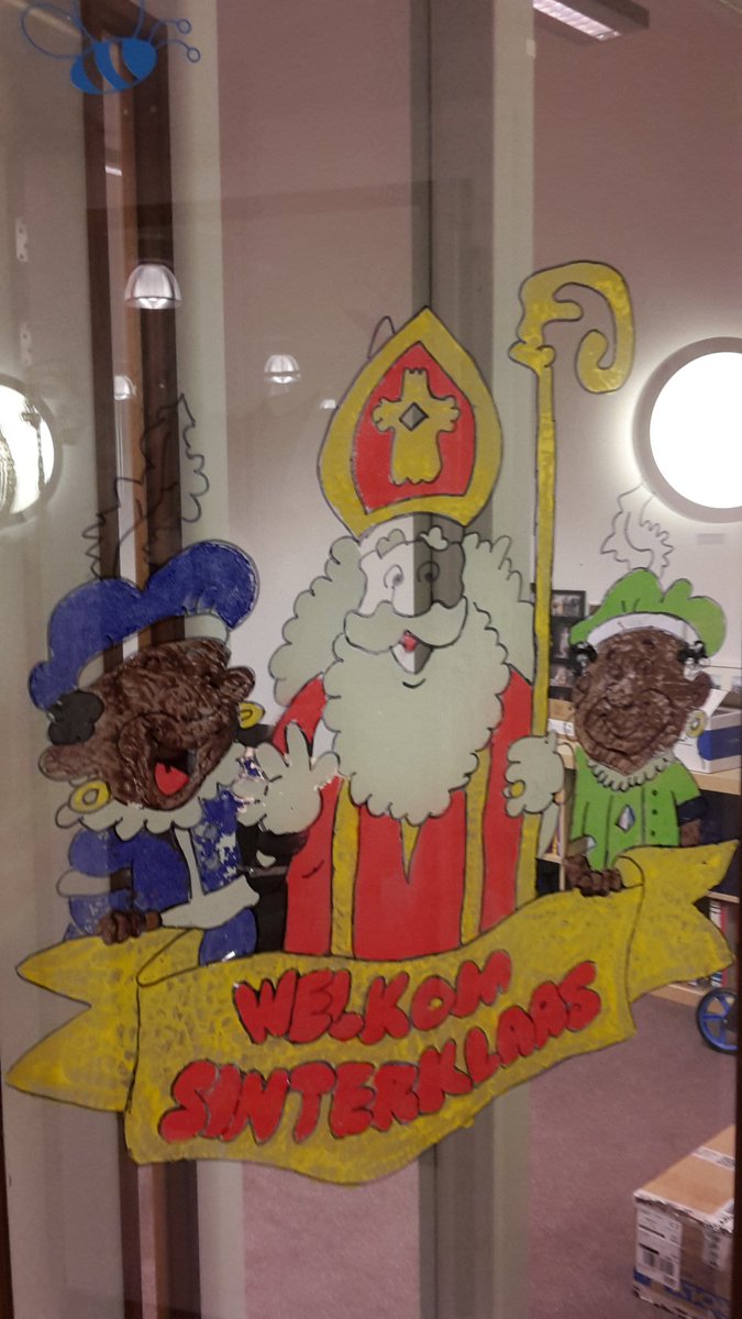 Wat fijn dat we zulke actieve ouders hebben! De school is al mooi versierd! #Sinterklaas2016