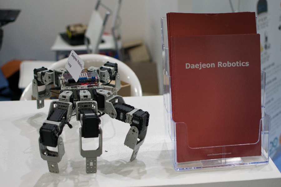 Robohub's tweet photo. #IROS2016 in pictures https://t.co/rGCo0Iw7UE https://t.co/POLatMAD07