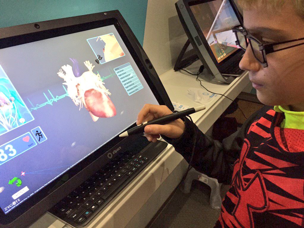 BlackRiverMS's tweet image. .@zSpace virtual reality tour bus visited BRMS today. What great experience for some of our students! #WeAreChesterNJ