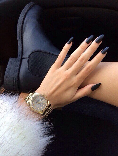vforverena's tweet photo. You're going back to her and I'm going back to black https://t.co/iIizexQhjn