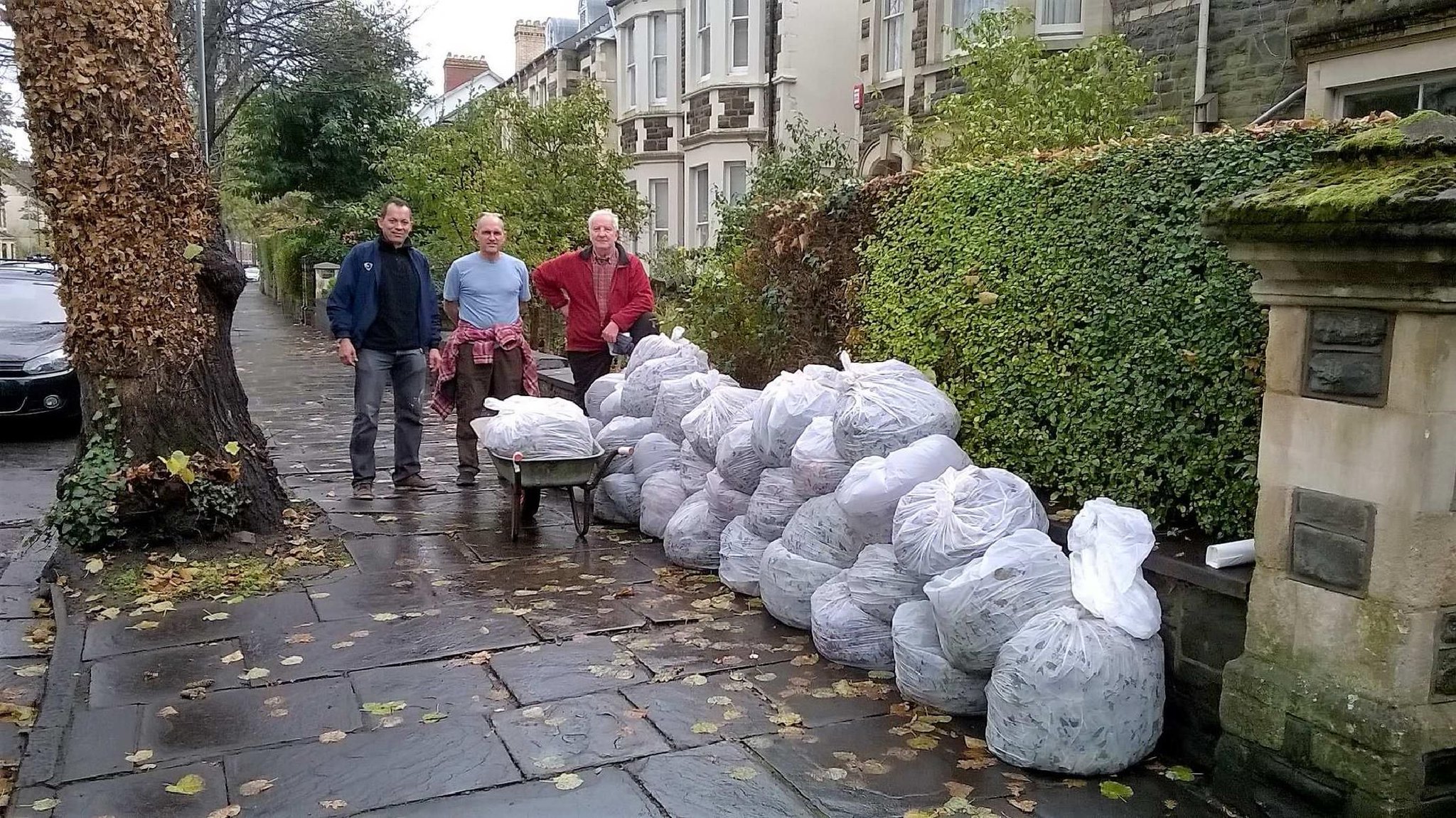 Cardiff Council on Twitter "148 bags of leaves cleared by residents in