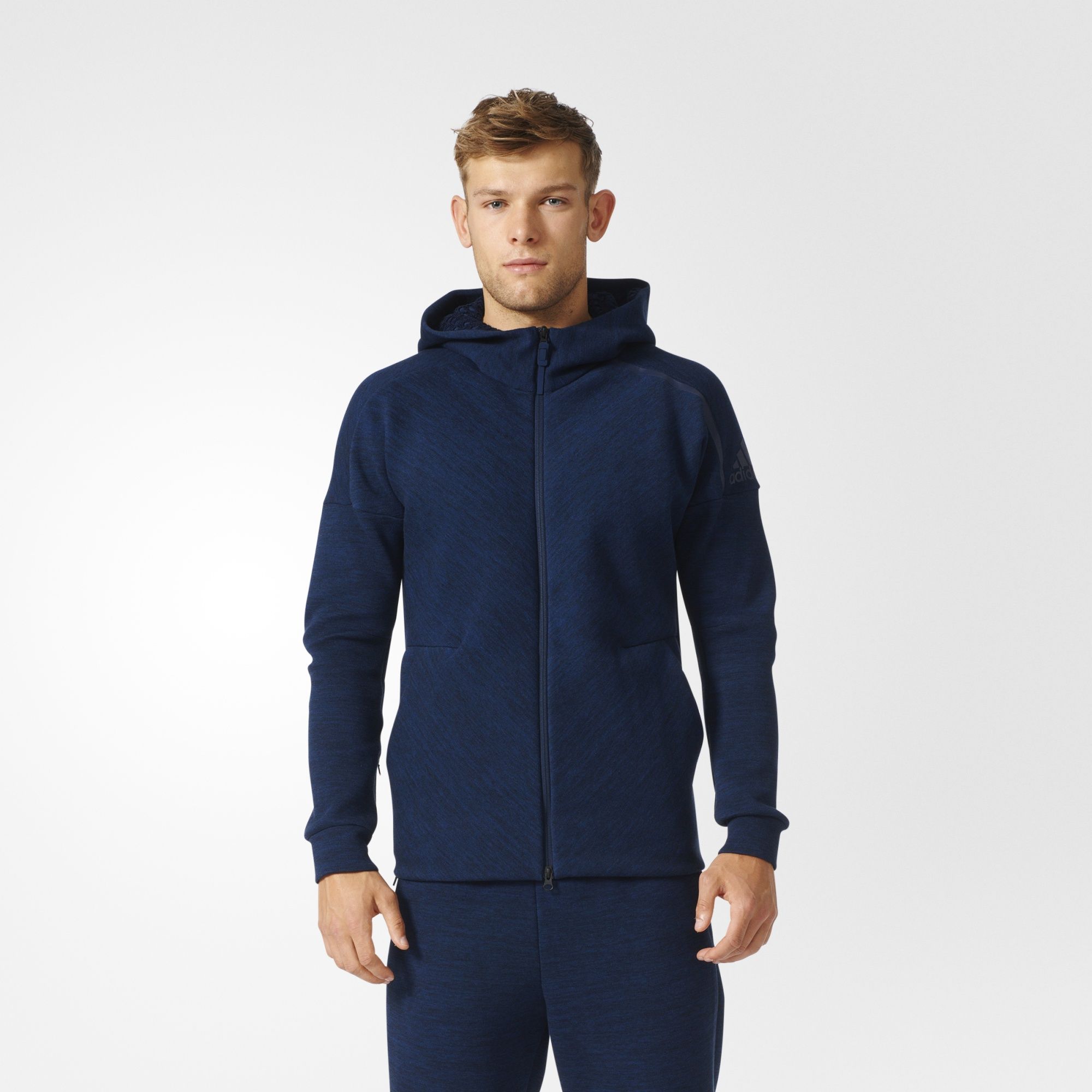 passagier waarde Farmacologie adidas alerts on Twitter: "Now available on #adidas US. adidas ZNE Travel  Hoodie. Use code BMSMNOV for $20 off. —&gt; https://t.co/Ou7ei4EQfN  https://t.co/wjIUZnmrsm" / Twitter