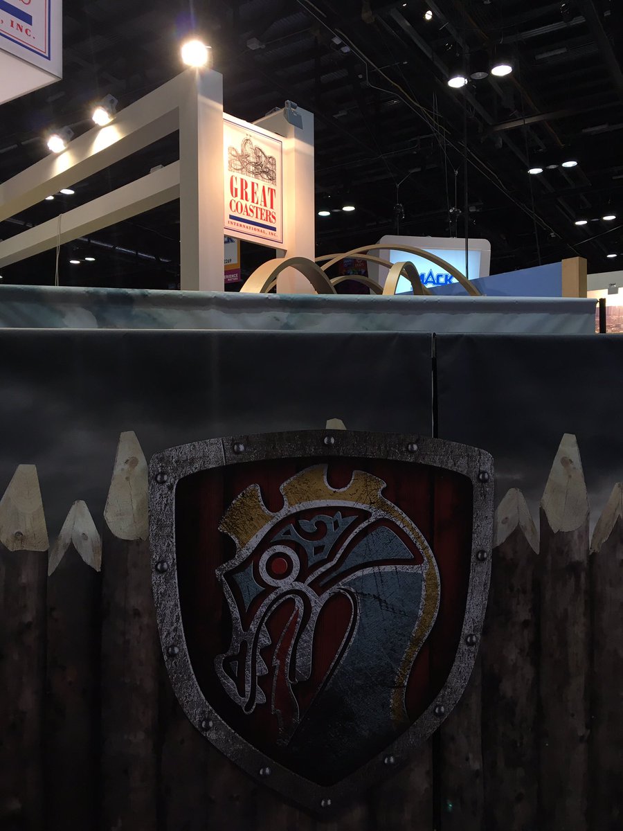 ThemeParkReview's tweet image. Another train reveal about to happen @GreatCoasters booth for the new @BuschGardensVA InvadR wood coaster! #IAAPA2016