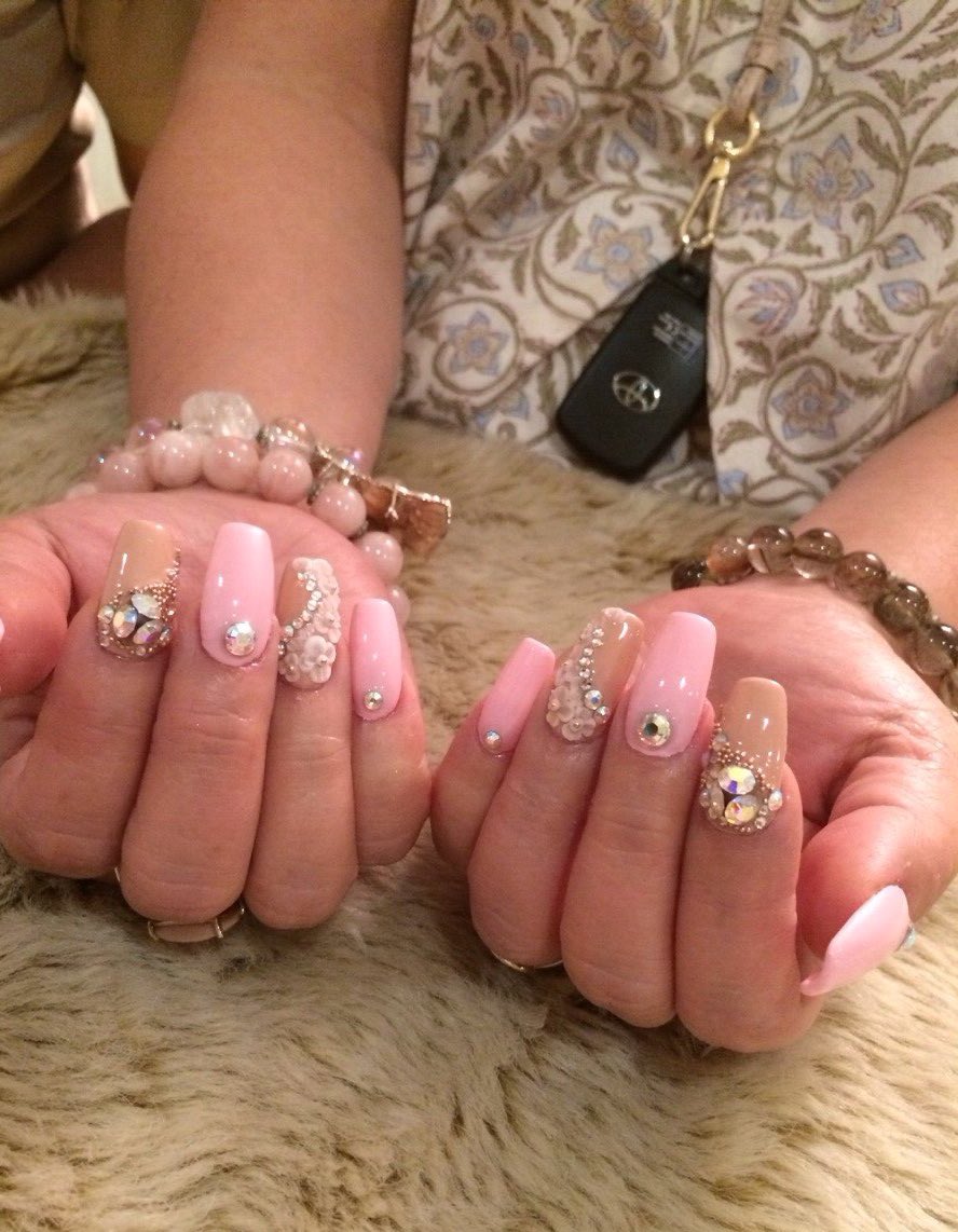 #extraordinailsalonandskincare #extraordinail #nailart #nailsalonph #nailsalonasia #nailextensions #handpainted #eXtraOrdinailcafe