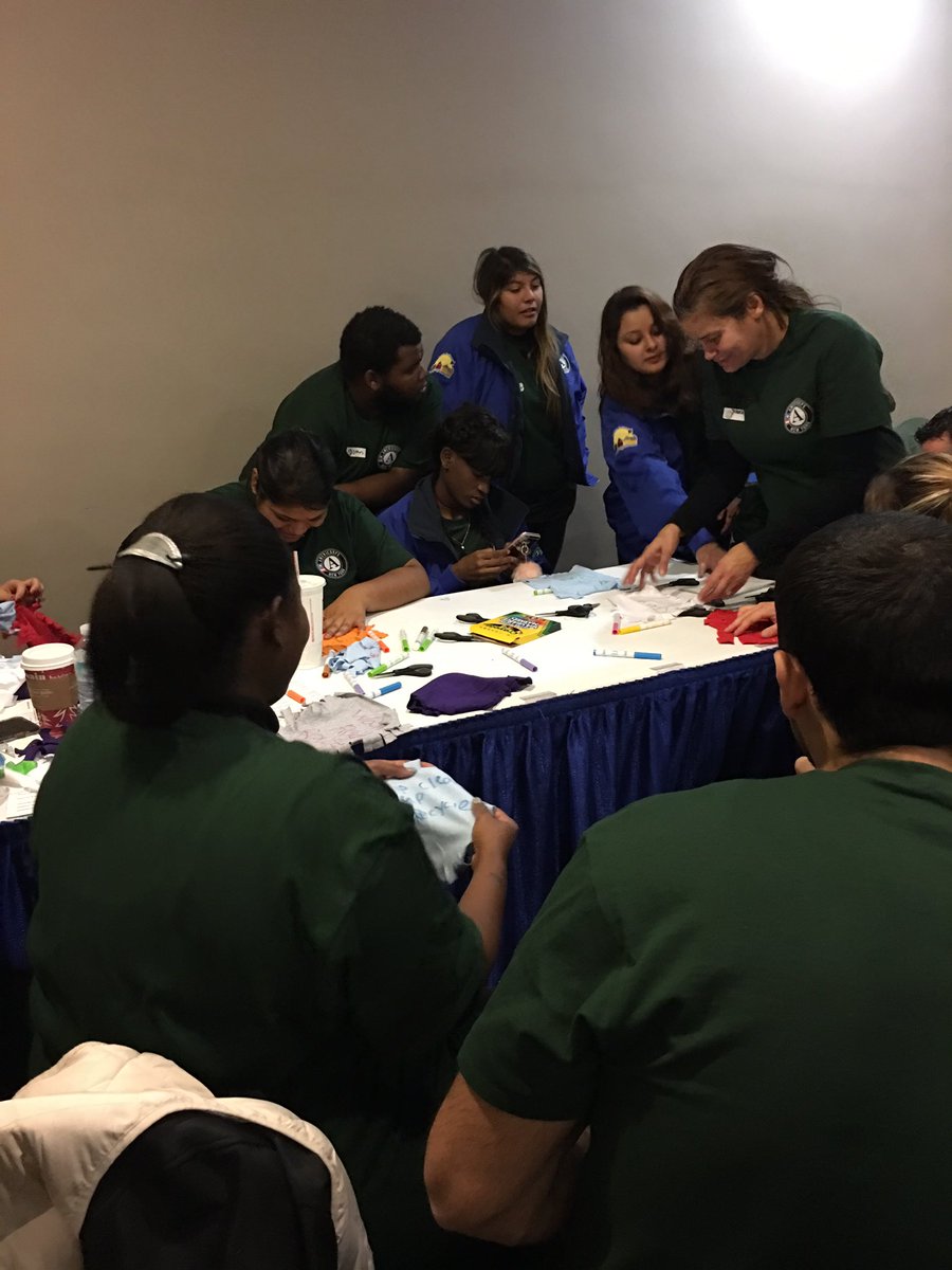 HcsdcommunityS's tweet photo. #acnykickoff2016 service project 2016 https://t.co/bTgES53Ewh