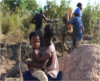ChildrenVoice2's tweet photo. Boeing et Microsoft – Non au travail des enfants dans les mines https://t.co/PEf7IbWXmM https://t.co/aoLTahQYbn