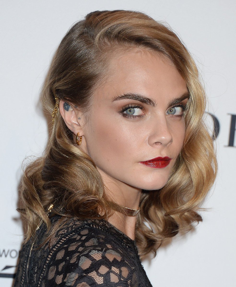 caradeleuinqne's tweet image. November 14: Cara Delevingne at 'Glamour Women Of The Year 2016' at NeueHouse in Los Angeles.