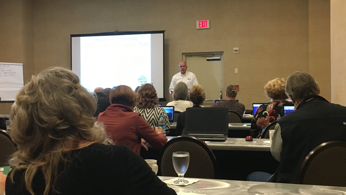 BrokerBRich's tweet photo. Hittin a little @UCRealEstate Regional Training in Arlington. @UCTexas #WeSellLifestyle https://t.co/XQt8sBO3hy