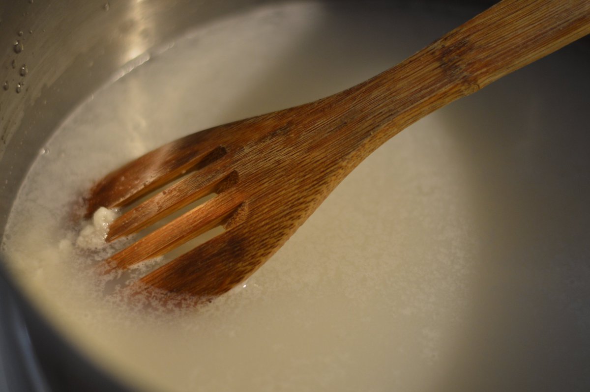 ShoestringAmy's tweet photo. Anyone guess what the heck I'm making today for the blog? https://t.co/gGLFQukZgO