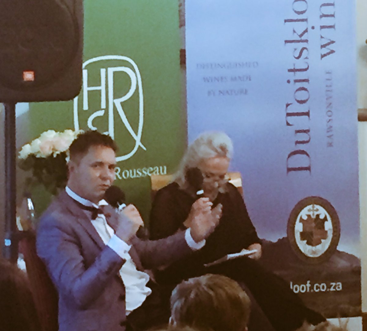 Ons kuier by die boekbekendstelling van <a href="/HannesvanWyk/">Hannes vanWyk</a>. Sandra Prinsloo gesels met Hannes. @DuToitskloof @NBPublishers <a href="/kykNETtv/">kykNET TV</a> <a href="/KykKwela/">Kwêla</a>