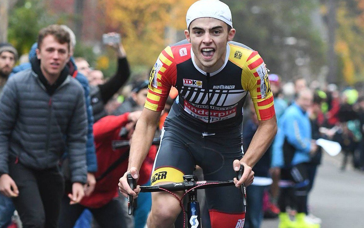 Feature: We take our Q&amp;A to 19 y/old Kieran Savage, part of Team B38/Underpin Racing in striking @bioracermanuk kit velouk.net/2016/11/15/q-a…