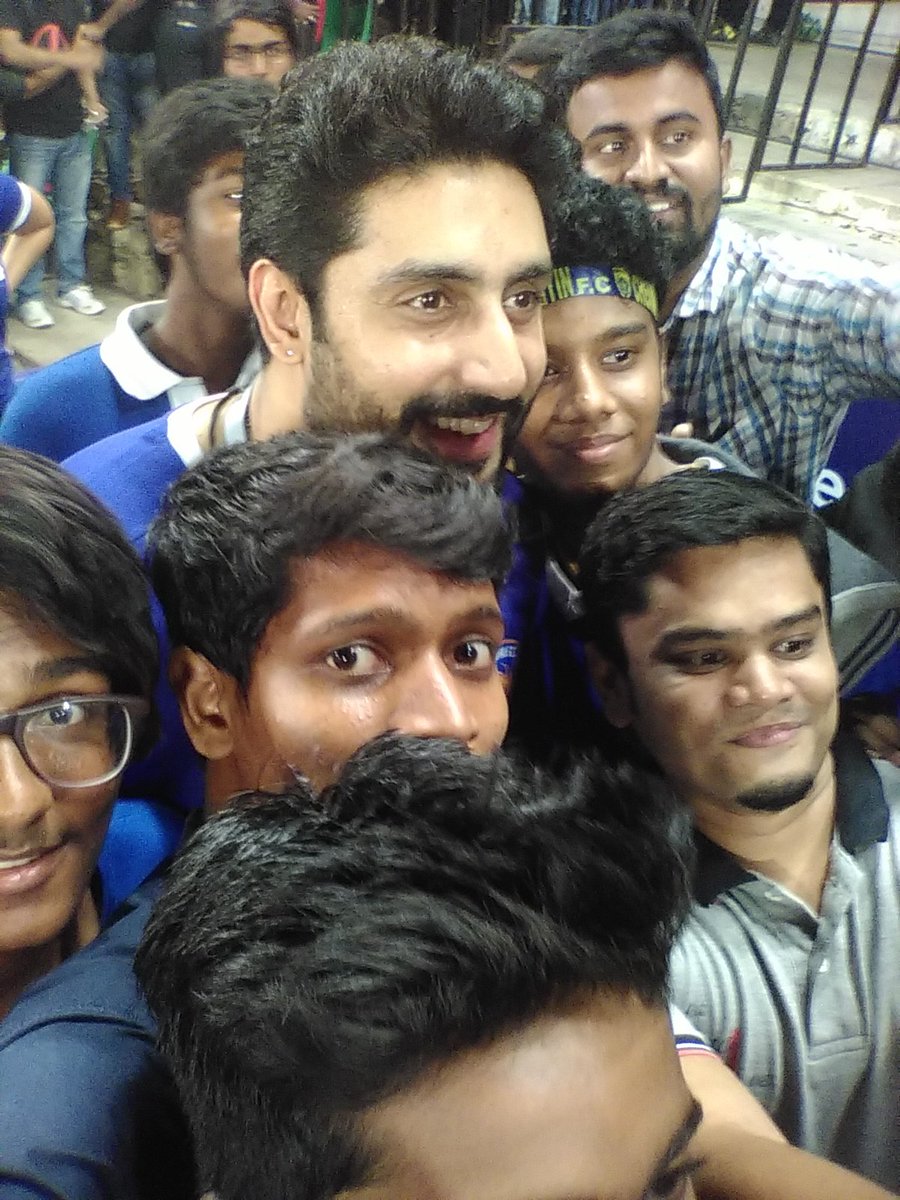 kumara_culprit's tweet photo. @ChennaiyinFC thk u #CFC and @juniorbachchan all the best #supermachas
#CFC #CFC https://t.co/7LKudWSuTo