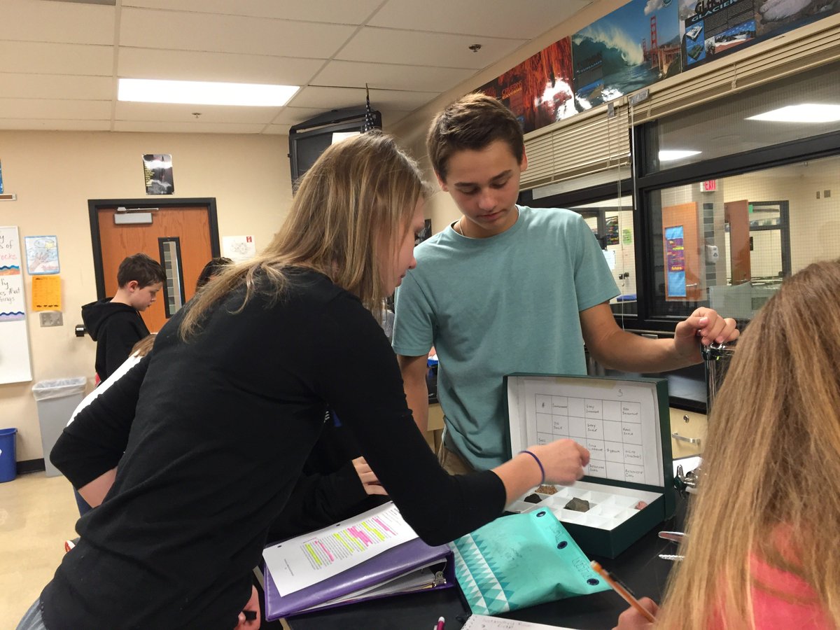 CMSLakeville's tweet photo. 8th grade is categorizing and classifying sedimentary rocks for their lab today #Learn194 https://t.co/pP5NLnUT8y