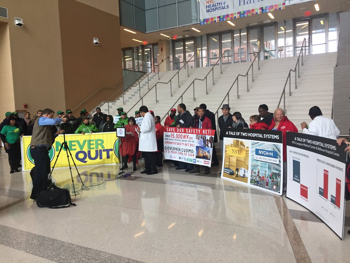 nynurses's tweet image. At Harlem Hospital Center, joining our brothers and sisters for an educational briefing on the need to #SaveOurSafetyNet!