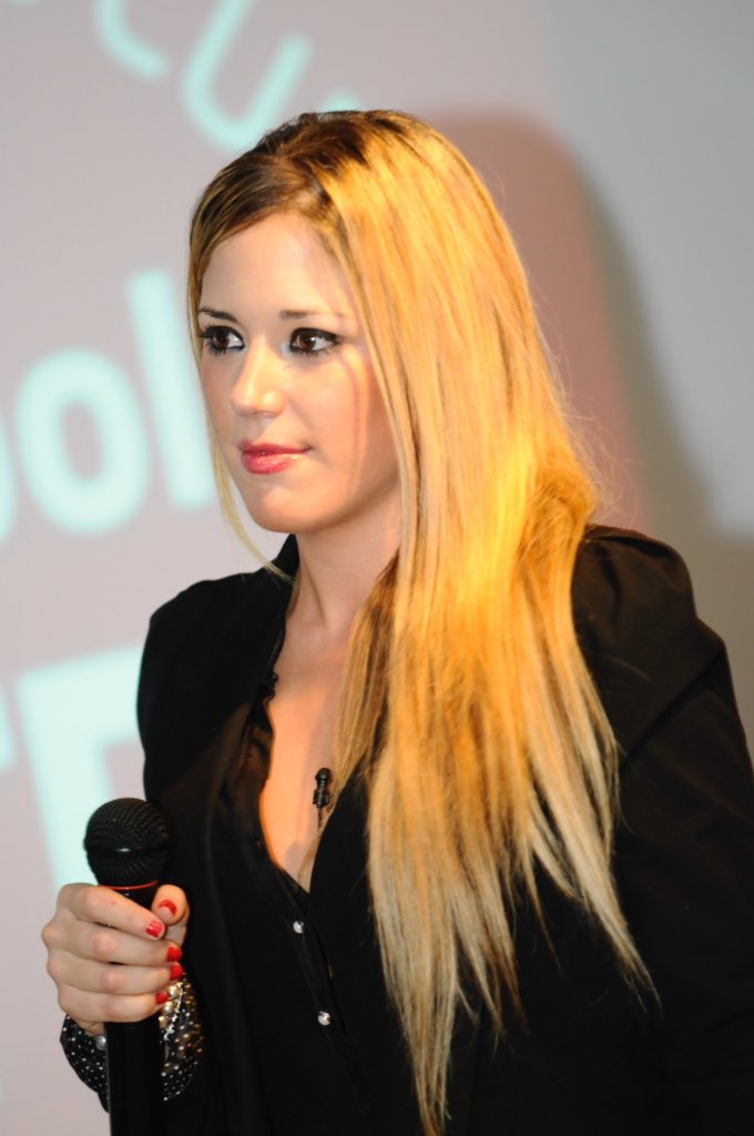 AMorenoFotos's tweet photo. @AzaharaSantos88 en la 3 Edición de las jornadas de @futbolctp presentando el evento https://t.co/6eWhOhdxOk