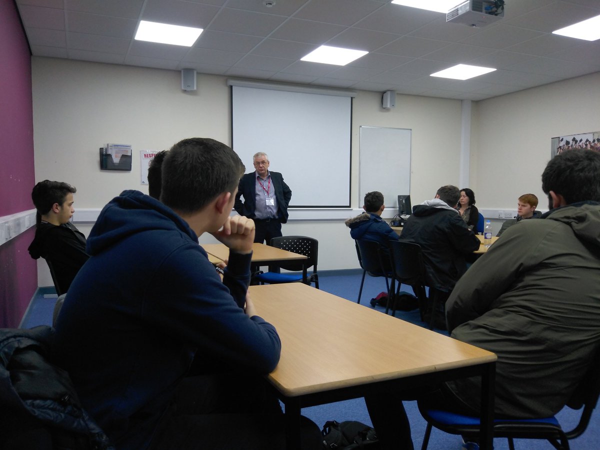 VHutchinson1's tweet photo. Tony Dougan @ISGplc with students from @salfordcc inspiring careers in construction. Want to #experienceconstruction? Email wowex@isgplc.com https://t.co/k7OljwDD8j