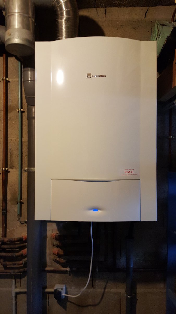 Pose d'une chaudière ELM Leblanc égalis vmc #elmleblanc #Chauffage