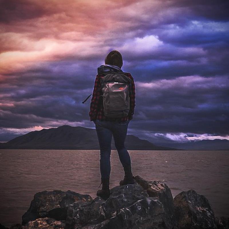 {}🍹 #theglobewanderer #backpacks #summit #neature