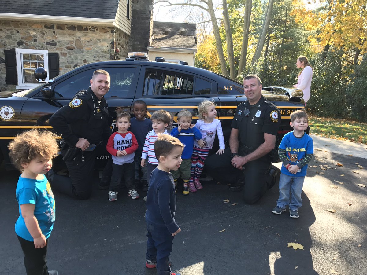 WillistownPD's tweet photo. Today Officers spoke at the Malvern School for their Community Helper Day https://t.co/jFY1gY6EgI
