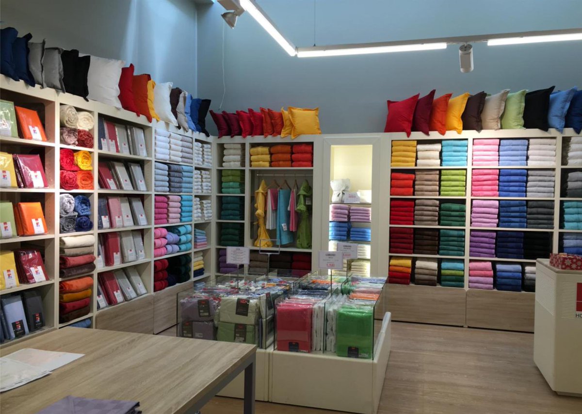 SHAREpr_srizzi's tweet photo. Ecco il nuovo spazio #Gabel all'interno di #Vicolungo #outlet nel novarese #design #shopcenter https://t.co/dwYEmXbAft