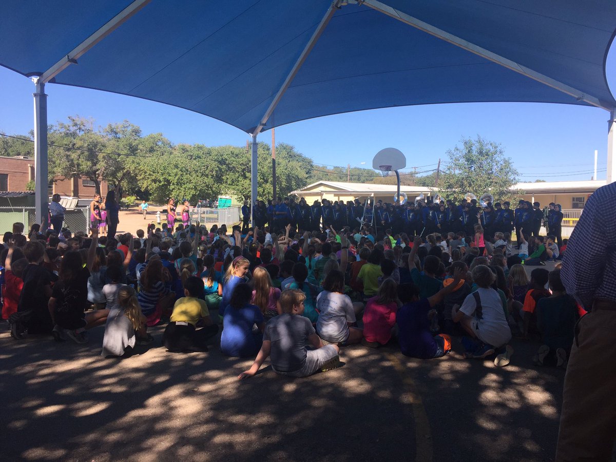 AHStrojanband's tweet photo. Having fun with our Doss Owls! #futuretrojanband https://t.co/5ID3vBDsKf