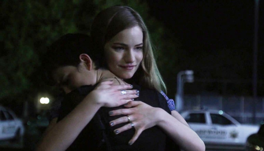 audrey and emma // scream