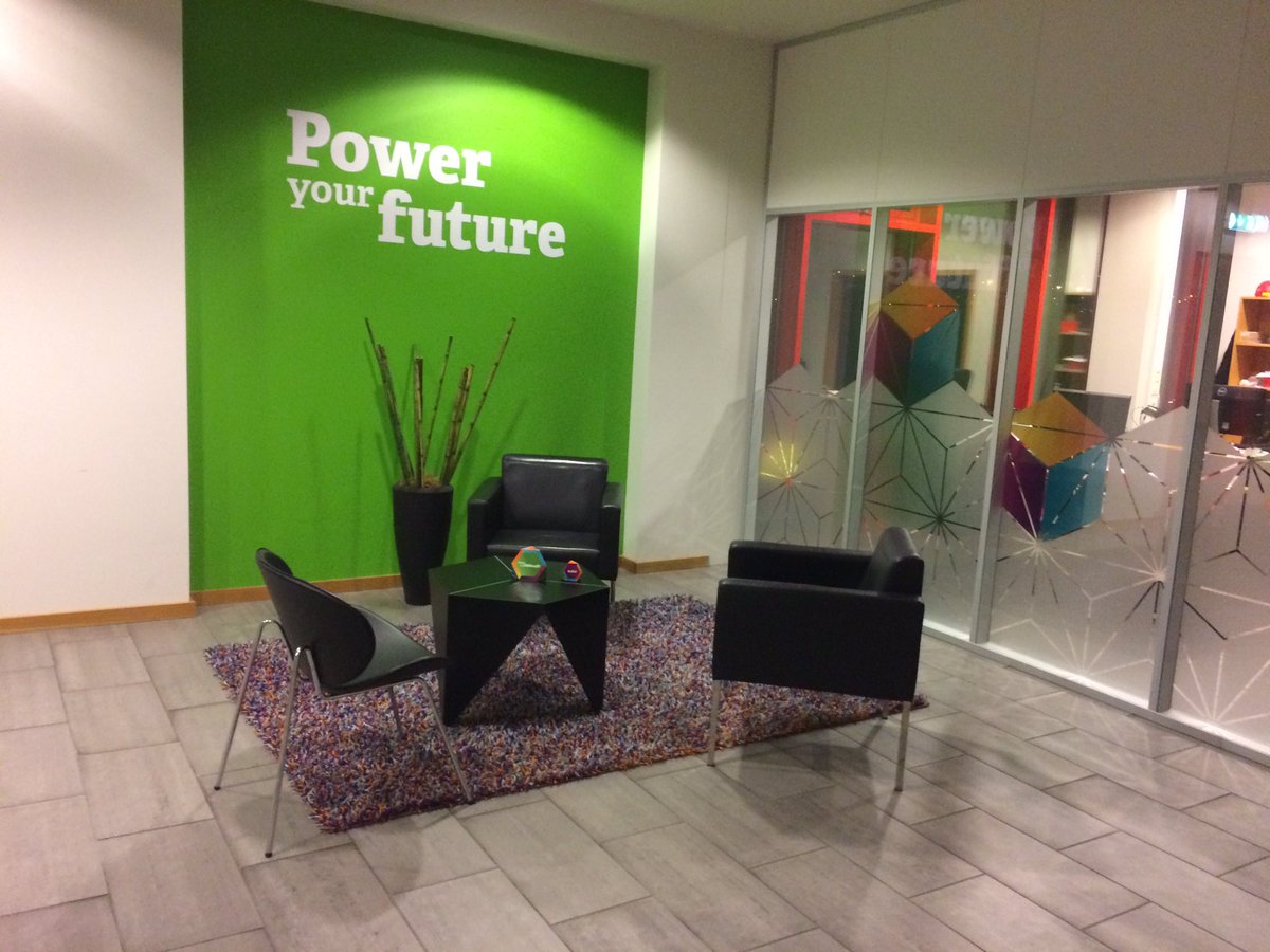 kikohash's tweet image. 9 машин в строю. Работают на flypool. До конца суток постараюсь запустить все.