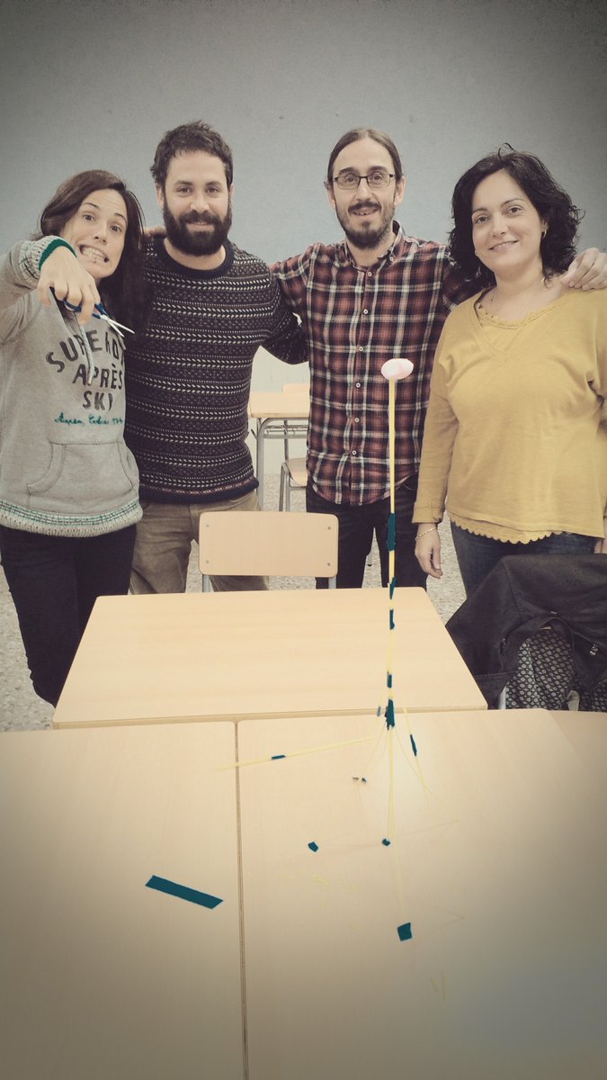 CursTrailer's tweet image. Tots els equips han guanyat (algunes torres encara aguanten) #CursTràilerLectura