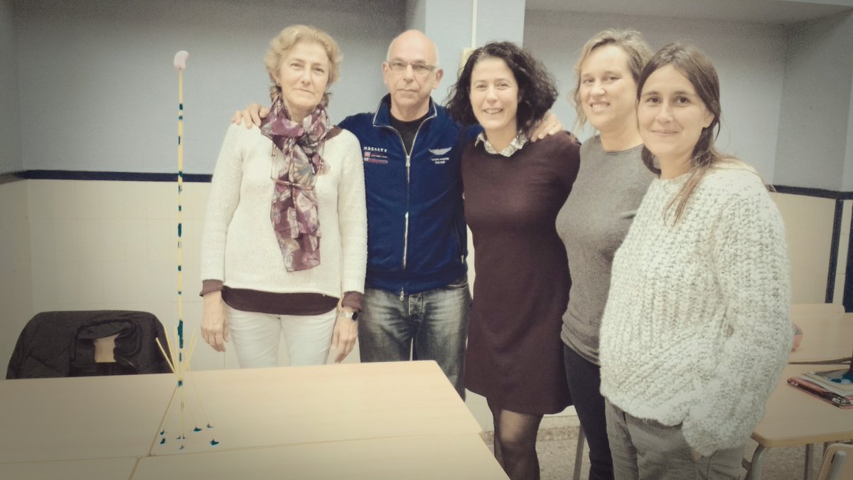 CursTrailer's tweet image. Tots els equips han guanyat (algunes torres encara aguanten) #CursTràilerLectura