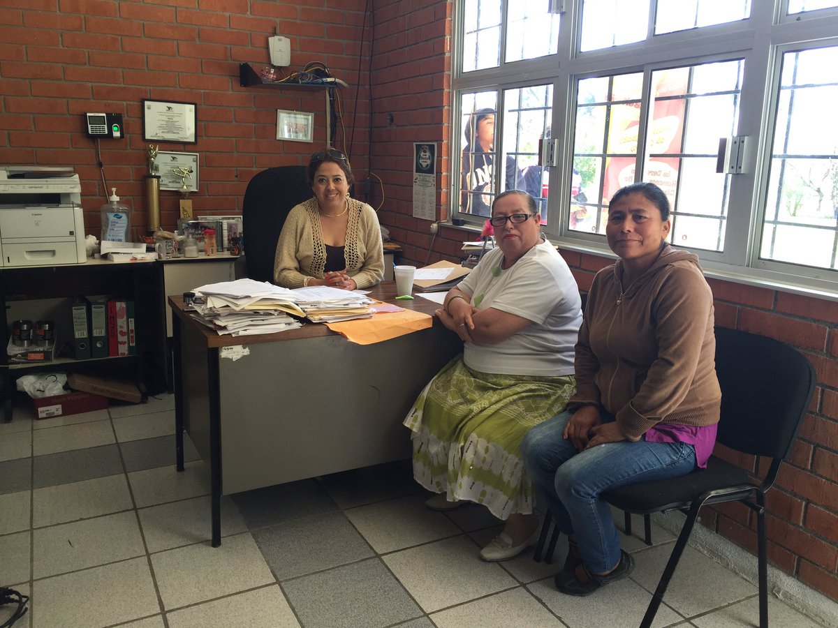 Junta con padres de familia para entrega de calificaciones y tomando acuerdos para las actividades del 20 de noviembre <a href="/luciaazucena/">Azucena Ramos</a>