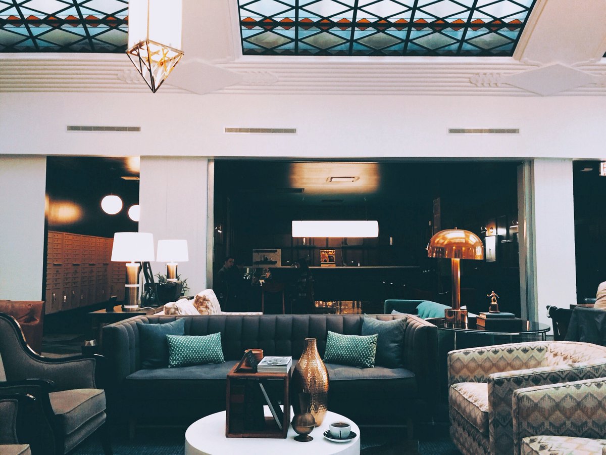 flats's tweet photo. Come join us! We have a seat saved for you and your friends at the Lawrence House #uptown #interiordesign #chicago #lobbyspace #weareflats https://t.co/4mJuBxGbzS