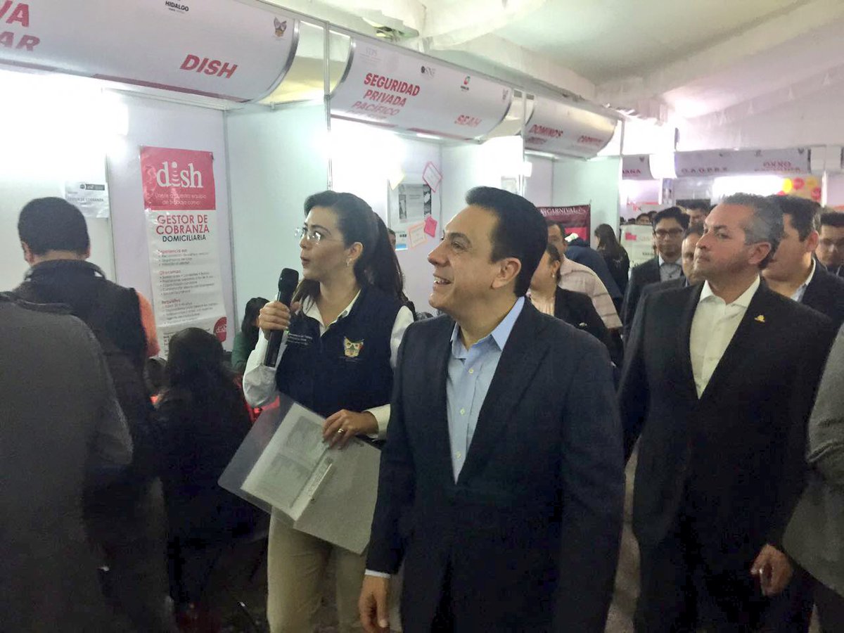 omarfayad's tweet photo. Realizo recorrido junto a @EguiluzTapia en la #FeriaDelEmpleo Pachuca 2016. Es un gusto poder saludarlos en Plaza Juárez. https://t.co/mnu4EIcLHE