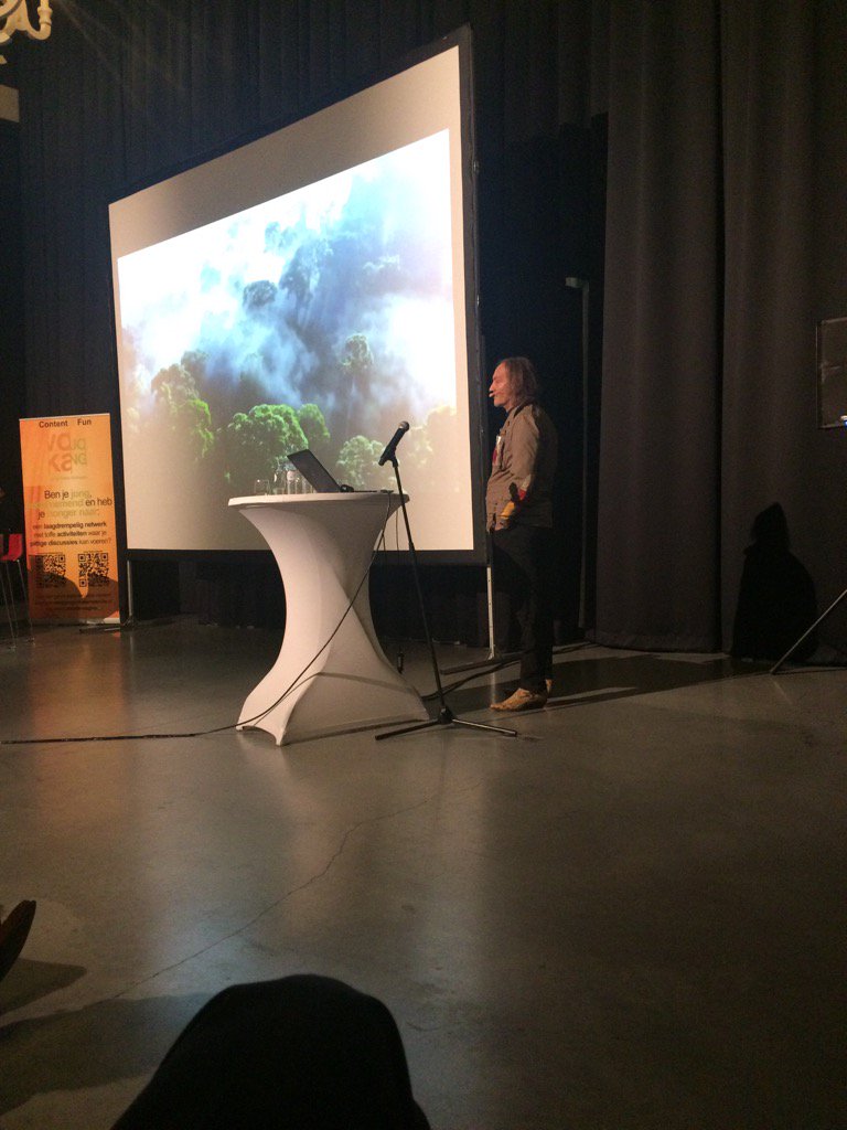 bertschaekers's tweet photo. Keynote op dag vd groeier jan kriekels over #innovate or die @frame21 @JongVokaKempen @Jong_Voka @Voka_Kempen https://t.co/lhmgDJam7j