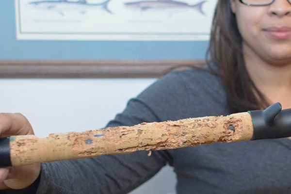 WFN's tweet photo. Do you have a favorite fishing pole that needs a little repairing? How to repair Cork &amp; EVA Handles: https://t.co/FsVmMRhadO @InFishermanTV https://t.co/V2UfWjMPqr