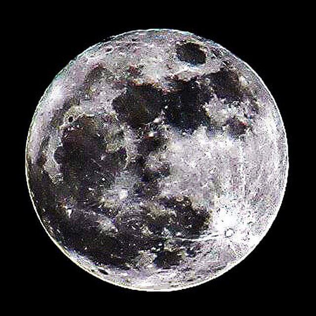 MissDiagnosis's tweet photo. #supermoon2016 as seen from #Karachi #Pakistan captured by #photographer #AmirIslam #supermoonπ https://t.co/GwZby1I8vV