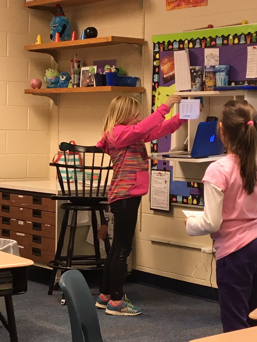 awlsmo's tweet photo. Fun centers for government review! Grade cam, brain teasers, brain pop, games. #grit4life #black #owninglearning https://t.co/4uWKkVJs2J