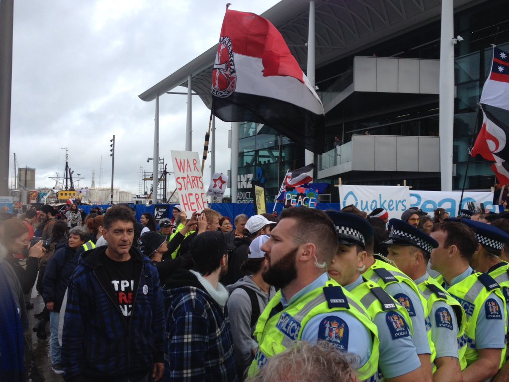 PeaceActionWGTN's tweet photo. Joining a few hundred friends for the blockade of the annual weapons conference up in Auckland #warstartshere https://t.co/V3BbJXxopm