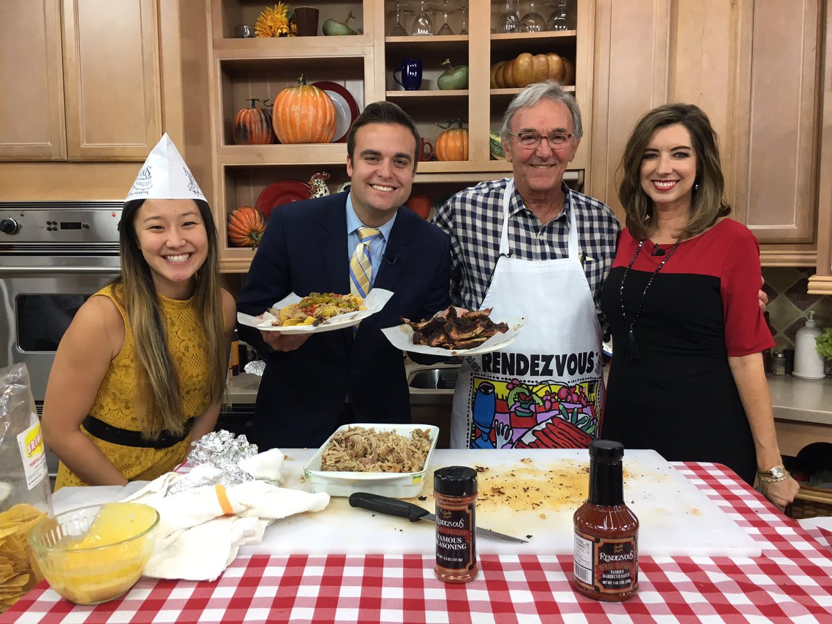 denverpeacock's tweet photo. It looks like @KATVChris & @KATVMelinda are fans! #MemphisBBQ #ThanksgivingDelivery @Rendezvous_Ribs @ChefShuttleCAr #GMAR https://t.co/F0H6v5aZs4