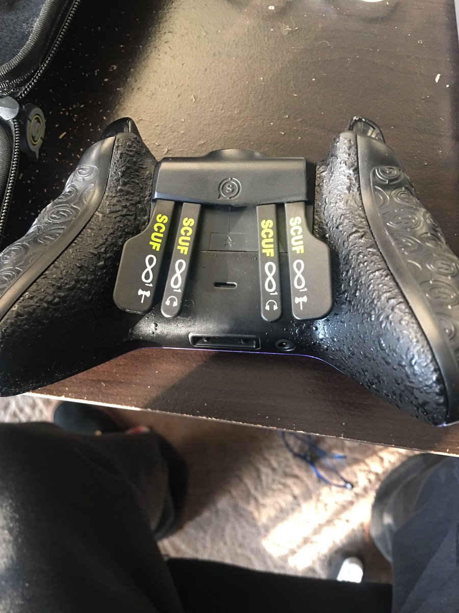 ObeyDRIX's tweet image. Doing a scuff giveaway, I have an elite now no use for this controller. Just retweet an follow. None of my friends can win