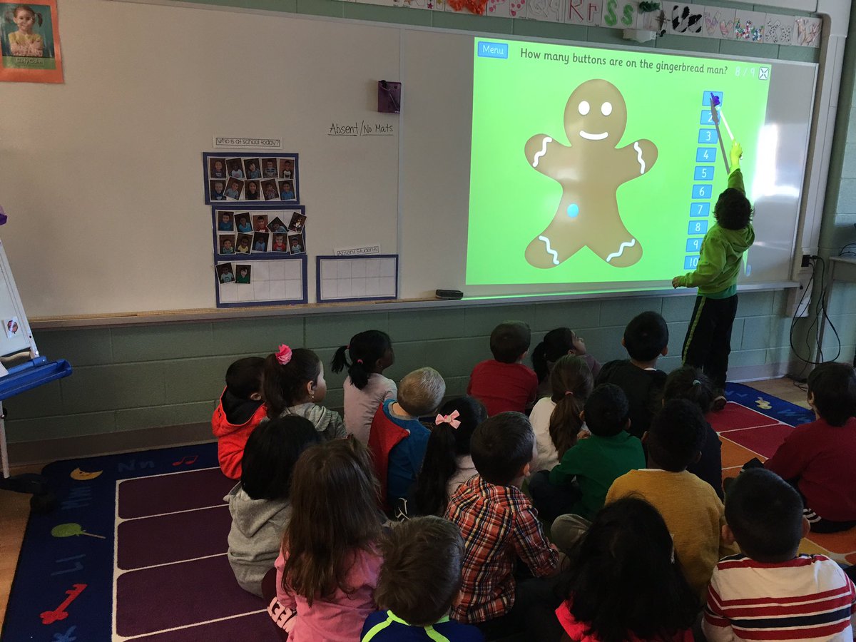 FDK_Bin103's tweet image. We are playing a numbersense game on our smartboard that helps solidify 1:1 correspondence &amp;amp; number matching. #technologybased #fdk