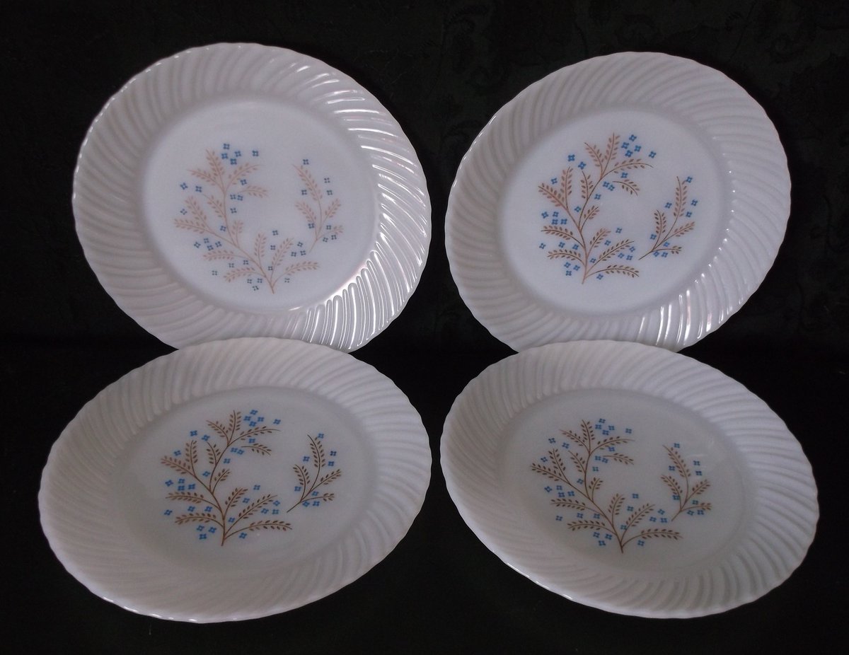 iloveoldstuff's tweet photo. Did you know that Mexico made MILK GLASS? #Vintage #Termocrisa Plates - other patterns available https://t.co/5KdCJvLiWL https://t.co/m54PDNUV0i