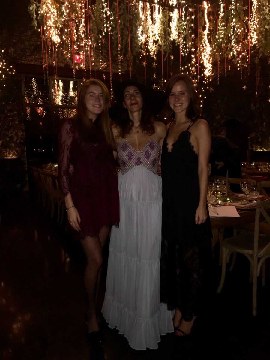 MyYoungAuntie's tweet photo. An photo of our team at the incredible Gather Dinner hosted by @FreePeople last Thursday #fpholiday #fpgather https://t.co/1oyCXhjk2T